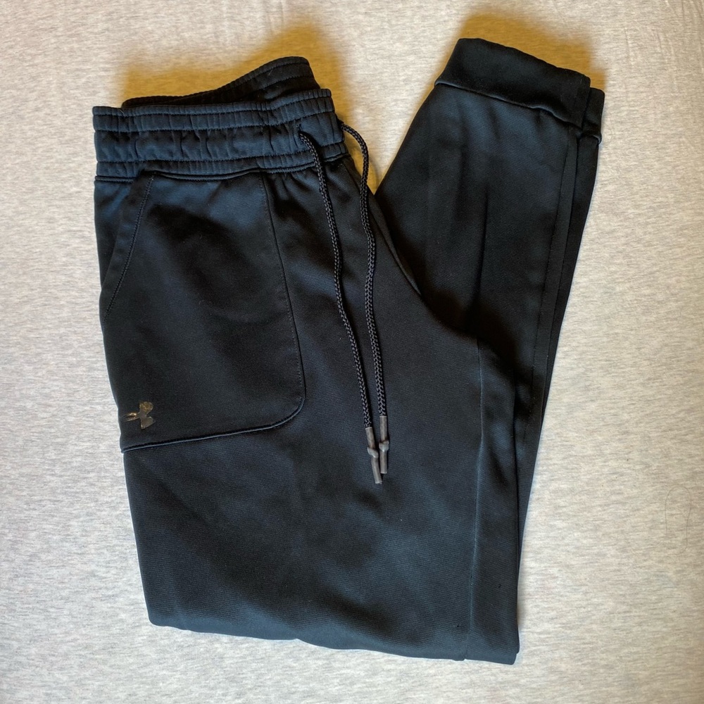 Women’s under armour black joggers